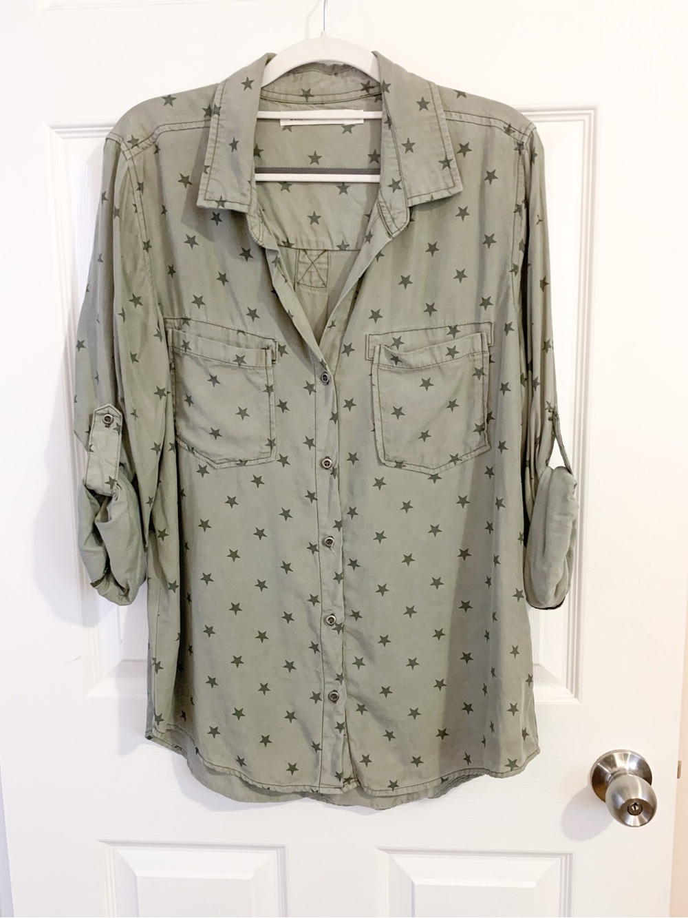 Standard Grace Women's Star-Print Button-Up Shirt - Olive Green - size M